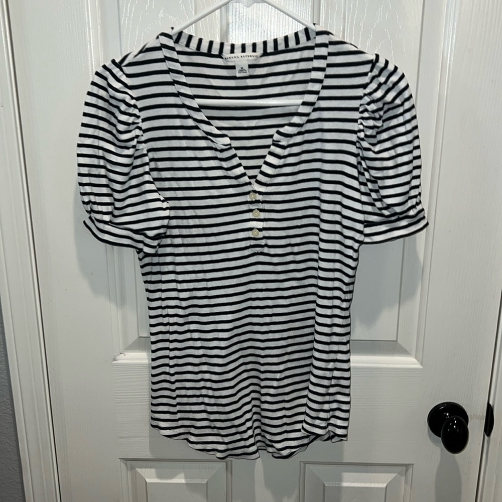 Banana Republic Women’s Black and White Striped Shirt Size Medium